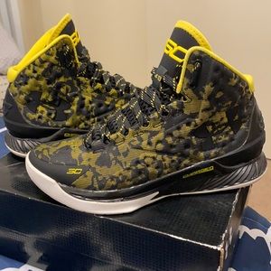 UnderArmour. Curry 1.